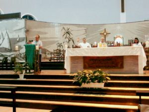 Pastoral Familiar realiza Adoração ao Santíssimo Sacramento no 3º dia da Semana Nacional da Família