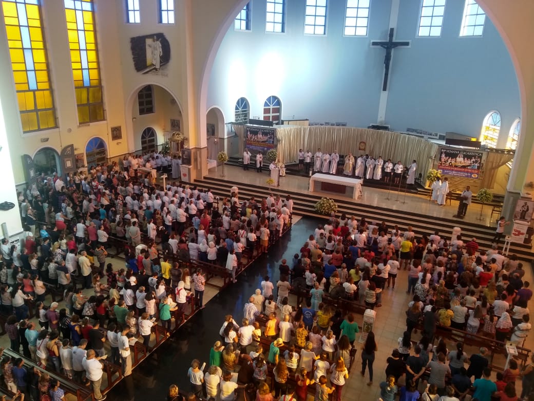 Fiéis celebram a Solenidade de Corpus Christi com Missa Solene no Santuário Paróquia São Benedito