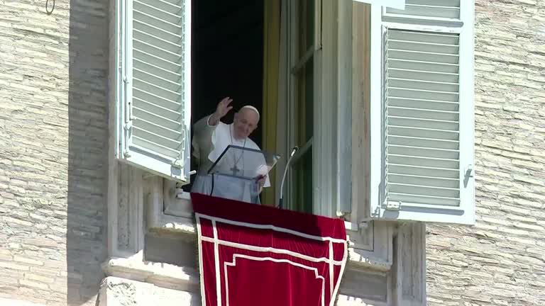 Como os mártires, devemos seguir a vida sem medo, afirma o Papa