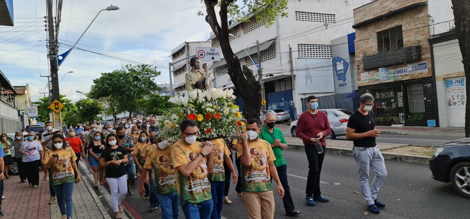 Fiéis celebram com procissão e Missa Solene a Festa de São José, padroeiro do Ceará.