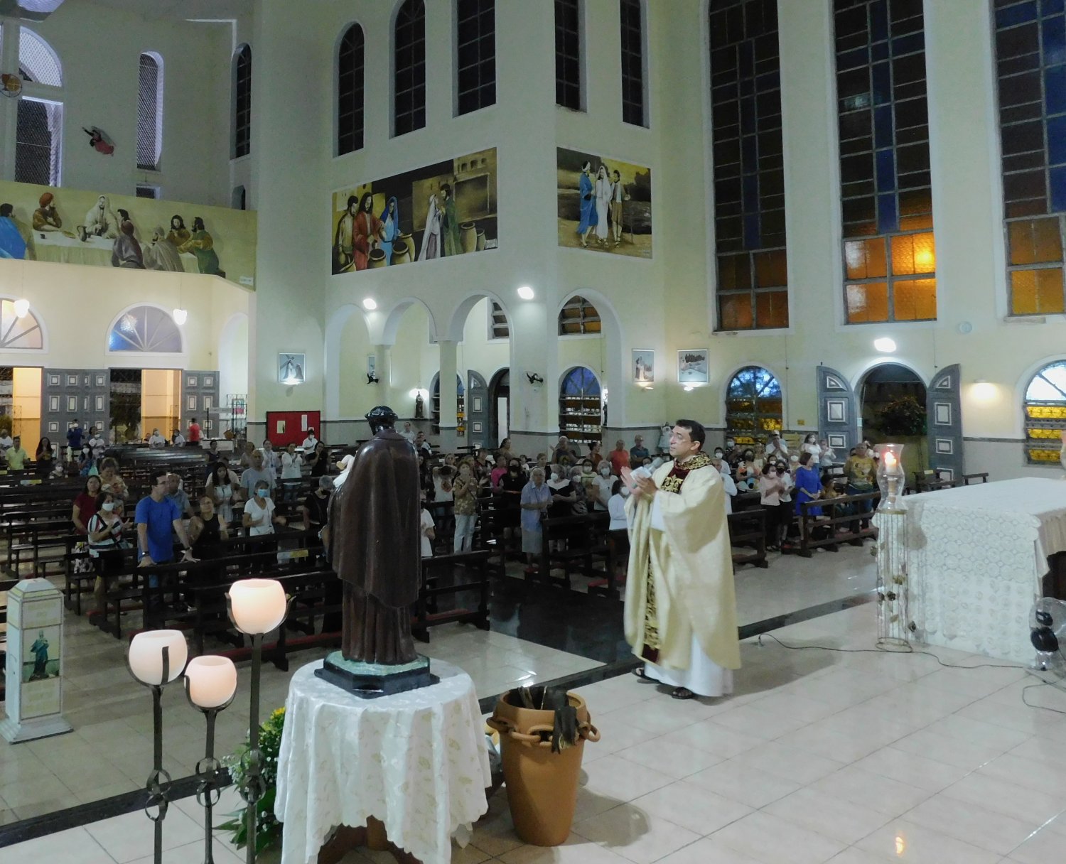Fiéis celebram com Missa Solene a Festa de São Benedito, nosso padroeiro.